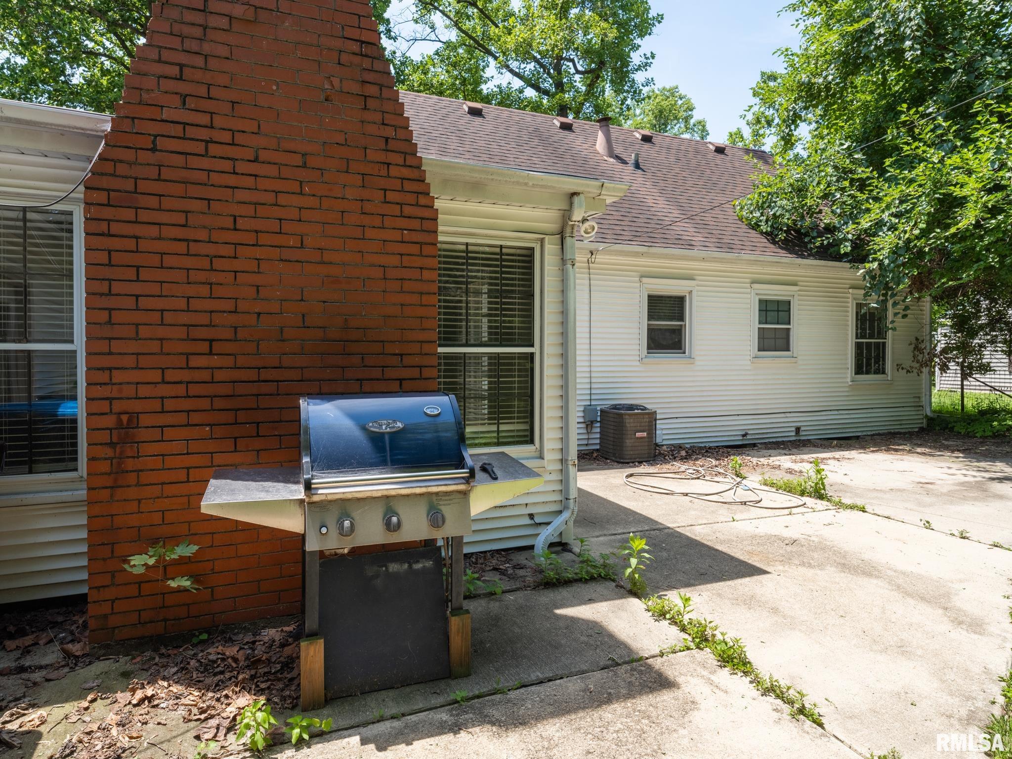 319 West Stonegate Road Peoria, IL 61614 - Photo 50 of 52 Gallery Image 50