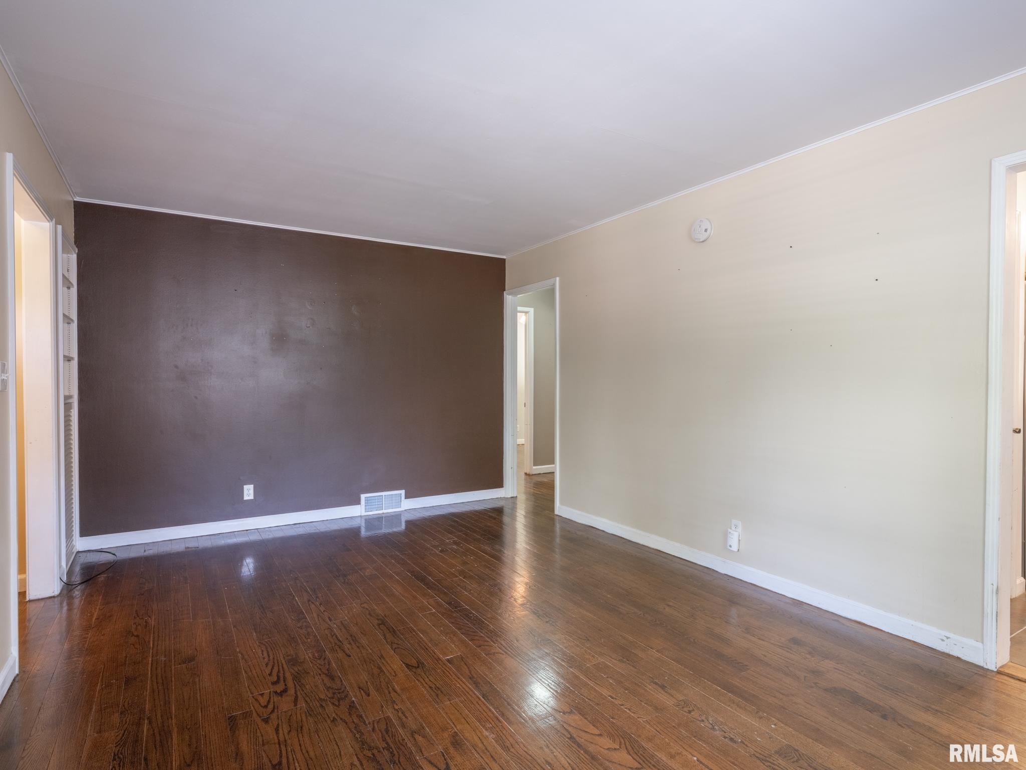 319 West Stonegate Road Peoria, IL 61614 - Photo 5 of 52 Gallery Image 5