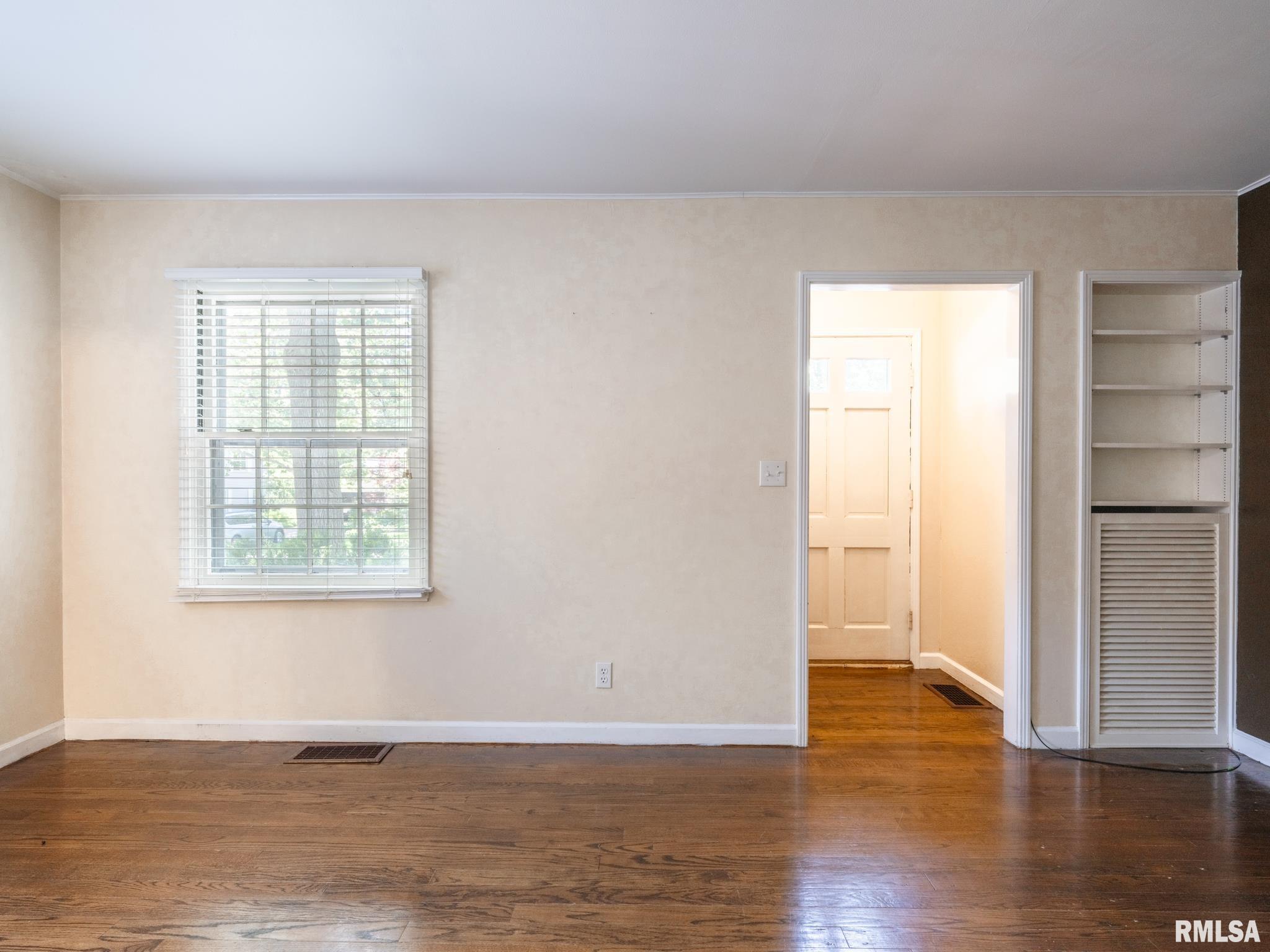 319 West Stonegate Road Peoria, IL 61614 - Photo 8 of 52 Gallery Image 8