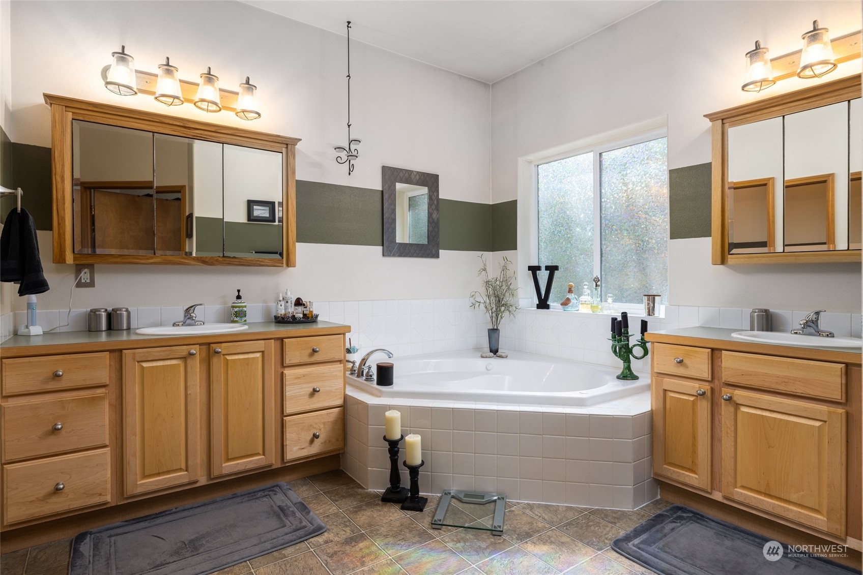 16068 Mountain View Road Mount Vernon, WA 98274 - Photo 9 of 20 Gallery Image 9
