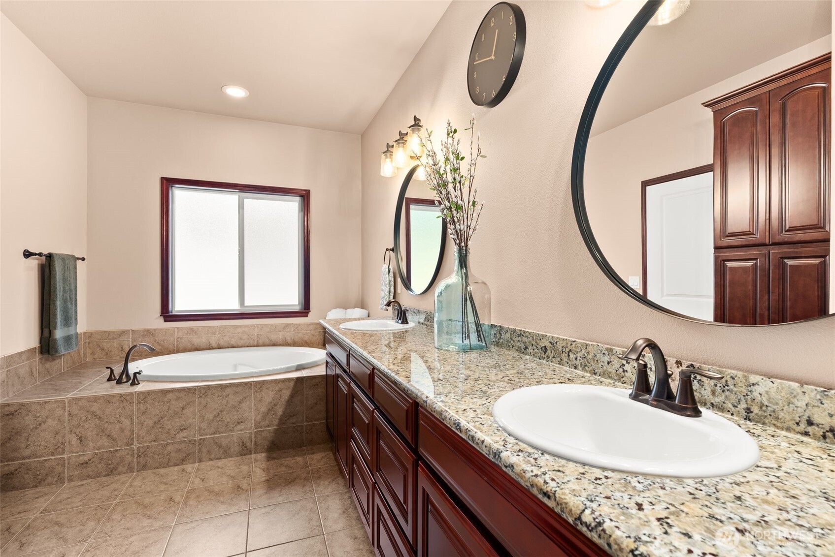 9220 Fox Ridge Lane Southeast Olympia, WA 98513 - Photo 18 of 40