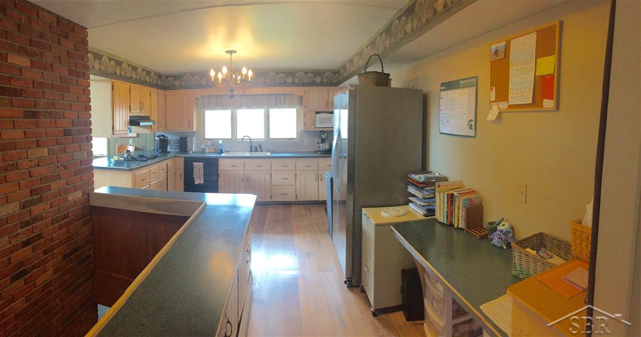 3830 North River Road Freeland, MI 48623 - Photo 10 of 12 31288877-9.JPG