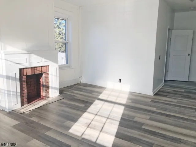 $2,400 | 227 East 3rd Avenue, Unit 2, Roselle, NJ 07203