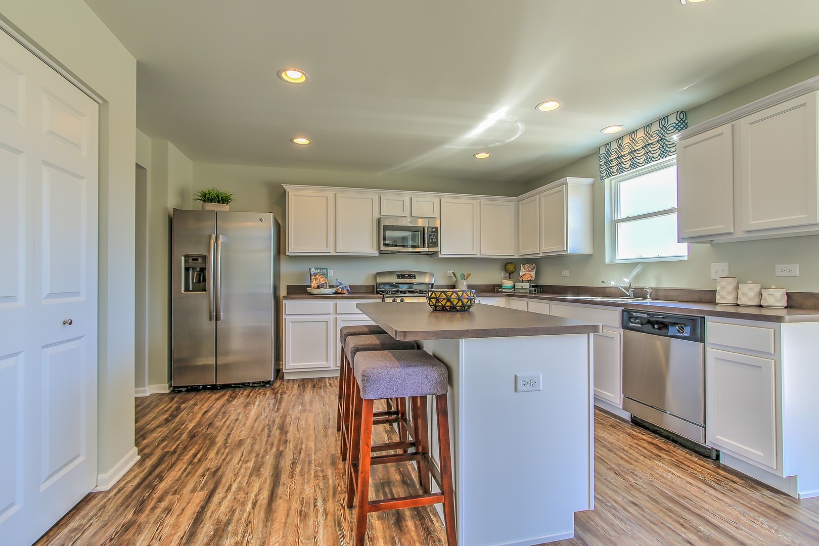 513 Endicott Road South Elgin, IL 60177 - Photo 14 of 33