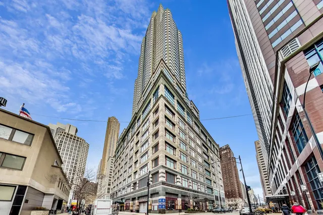 $1,388,000 | 100 East Huron Street, Unit 3505, Chicago, IL 60611