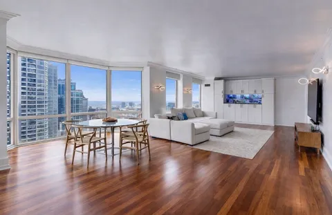 $1,388,000 | 100 East Huron Street, Unit 3505, Chicago, IL 60611