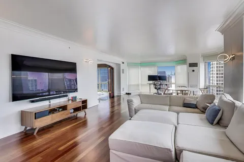 $1,388,000 | 100 East Huron Street, Unit 3505, Chicago, IL 60611