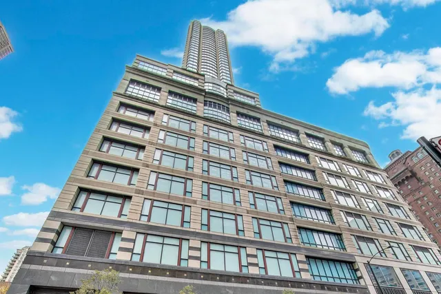 $1,388,000 | 100 East Huron Street, Unit 3505, Chicago, IL 60611