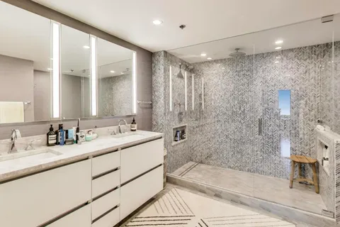 $1,388,000 | 100 East Huron Street, Unit 3505, Chicago, IL 60611