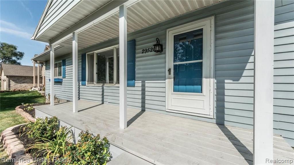 29520 Geraldine Road Farmington Hills, MI 48336 - Photo 7 of 44