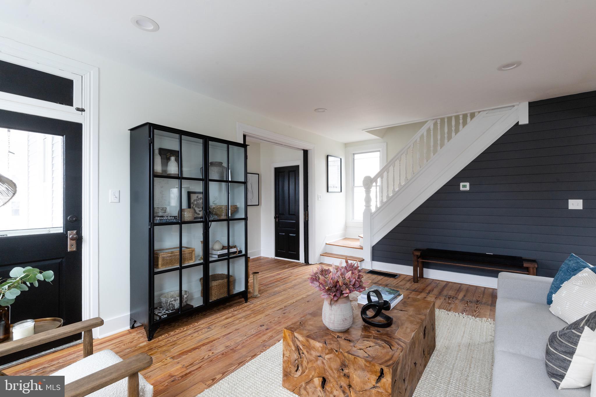 446 Maple Street Manchester, PA 17345 - Photo 4 of 22 Gallery Image 4