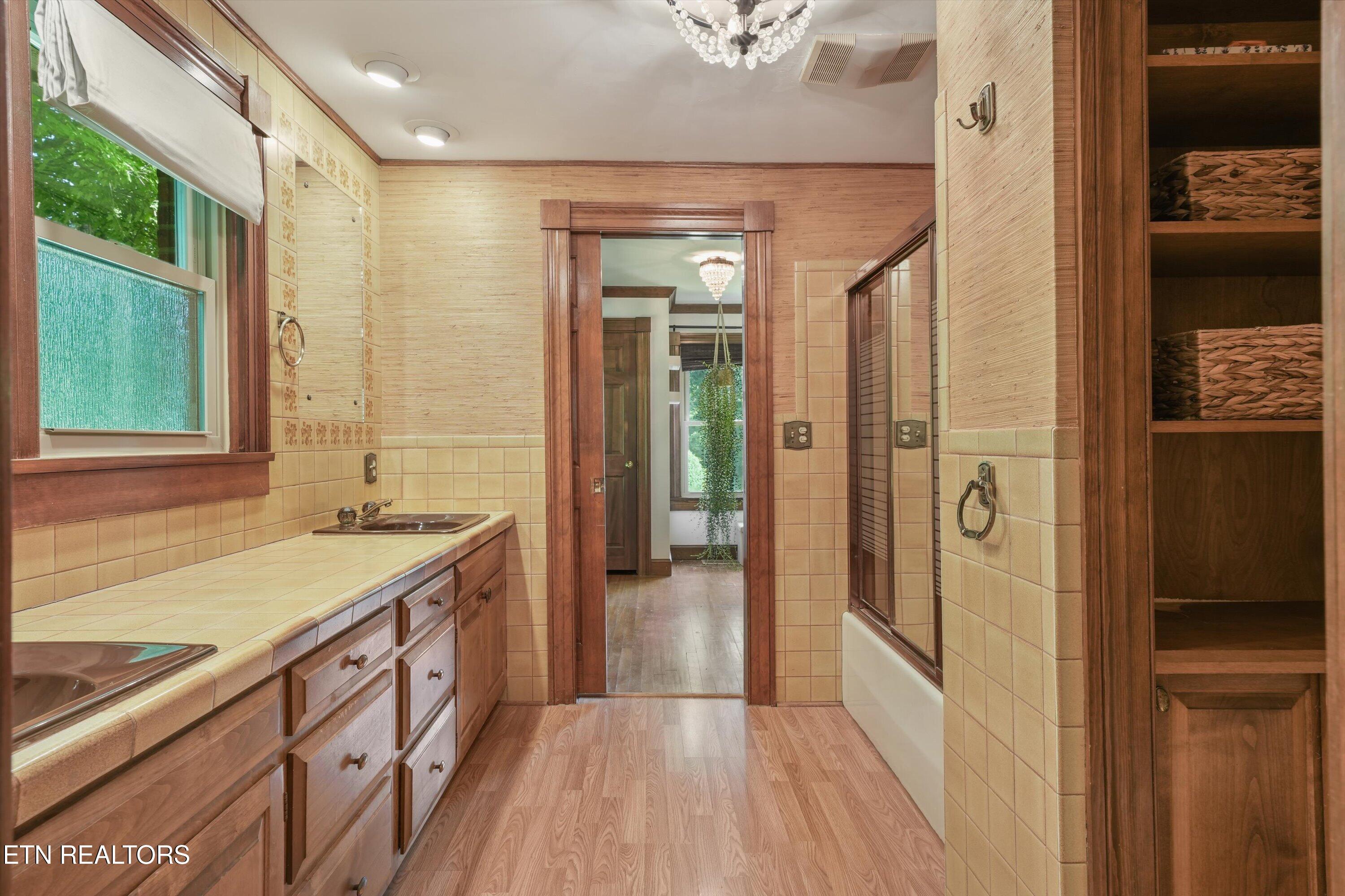 3107 Maloney Road Knoxville, TN 37920 - Photo 17 of 35 Primary Bathroom