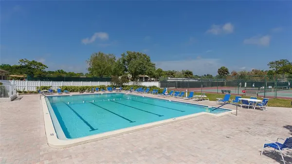 $3,000 | 618 Bird Bay Drive South, Unit 110, Venice, FL 34285