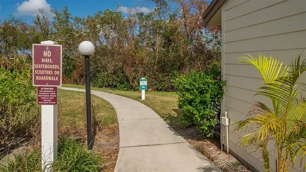 $3,000 | 618 Bird Bay Drive South, Unit 110, Venice, FL 34285