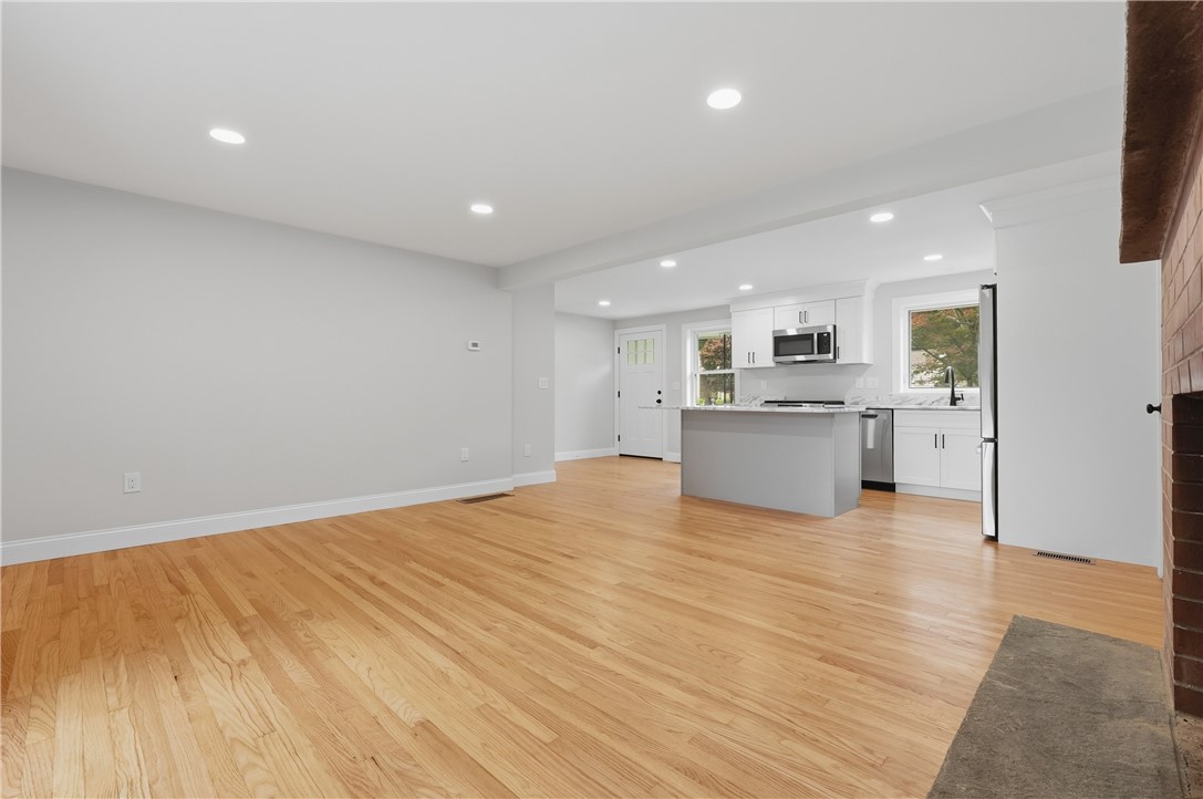 76 Beverly Road East Providence, RI 02915 - Photo 31 of 45