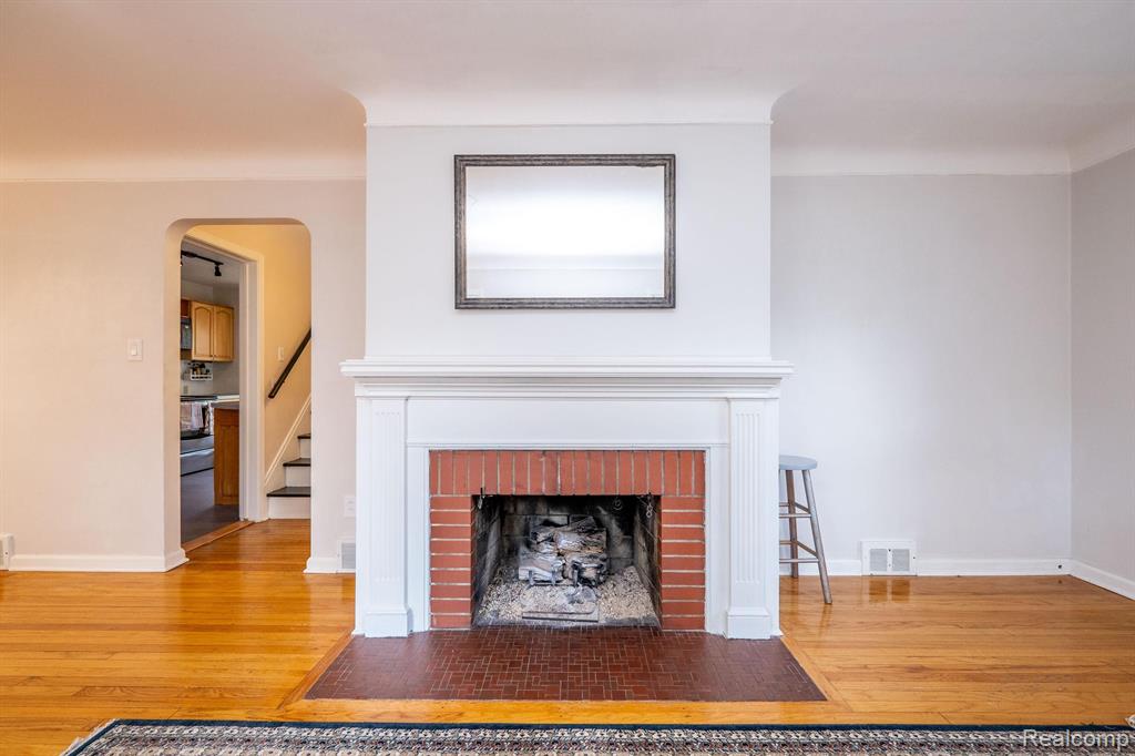 1776 Hampton Road Grosse Pointe Woods, MI 48236 - Photo 10 of 45