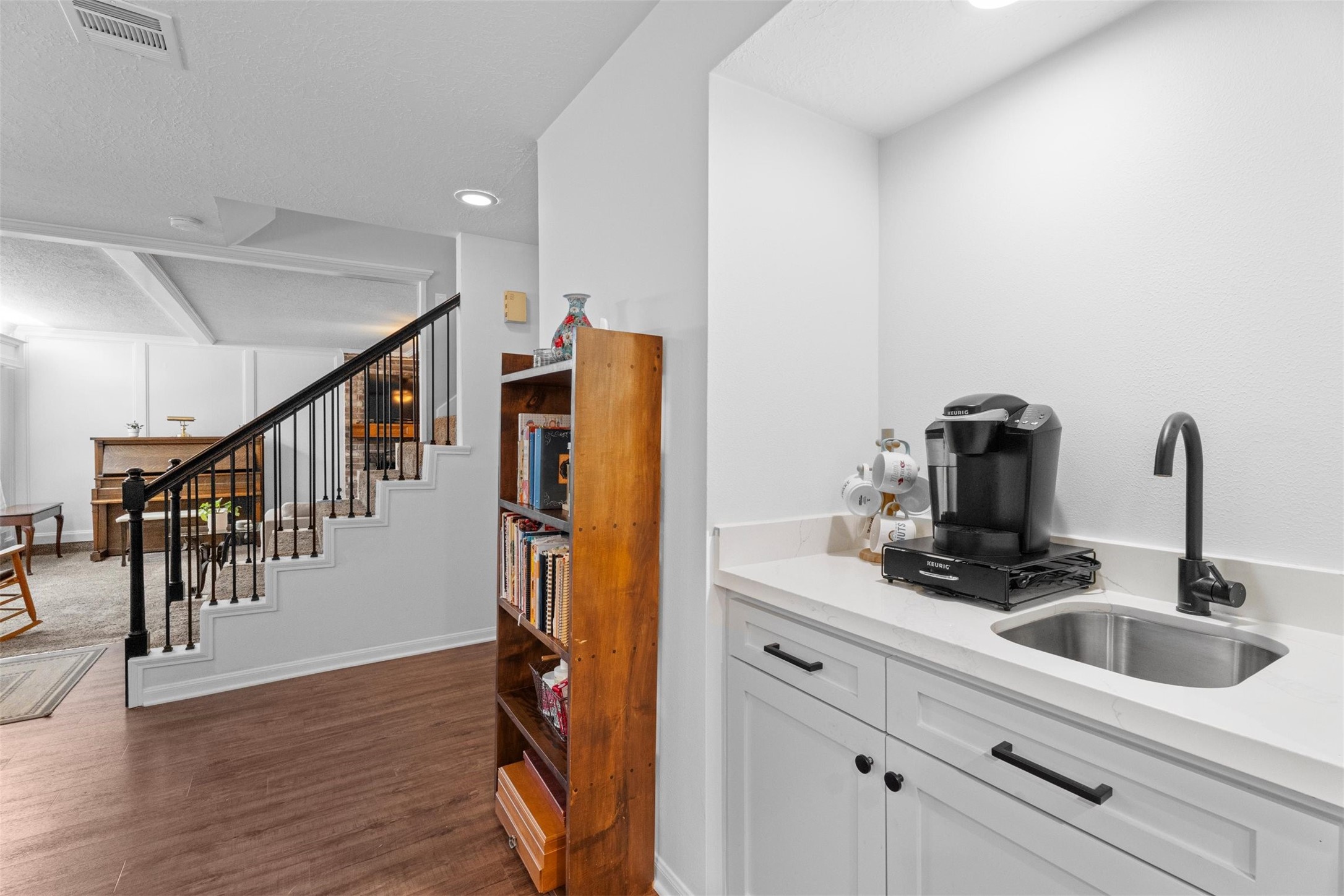 3826 Shipman Lane Spring, TX 77388 - Photo 15 of 43 Extra wet bar/coffee nook in breafast area