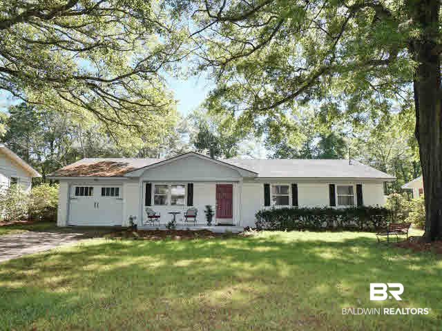 415 South Section Street Fairhope, AL 36532 - Photo 1 of 23