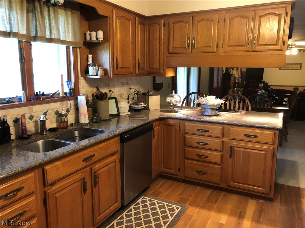 68185 Old Twenty One Road Cambridge, OH 43725 - Photo 5 of 33 Kitchen