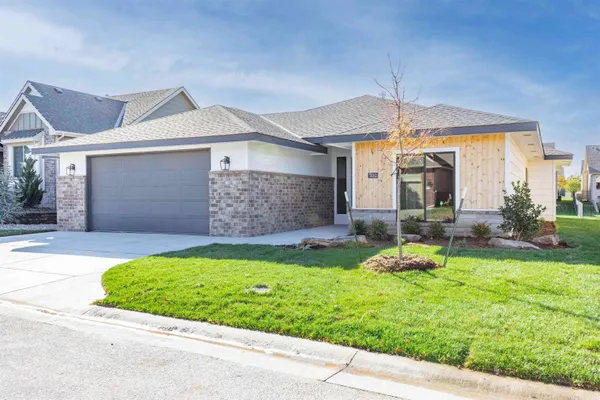 $370,000 | 3033 North Shefford Ks 67205, Wichita, KS 67205