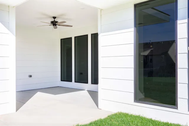 $370,000 | 3033 North Shefford Ks 67205, Wichita, KS 67205