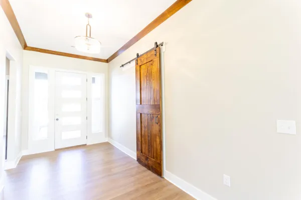 $370,000 | 3033 North Shefford Ks 67205, Wichita, KS 67205