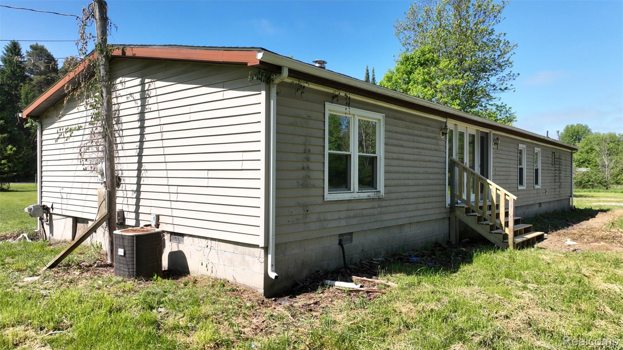 10028 McAfee Road Montrose, MI 48457 - Photo 7 of 46 10028 McAffee Rd (8).JPG