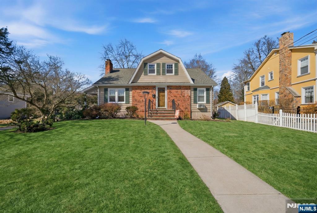 66 Legion Place Closter, NJ 07624 - Photo 2 of 49