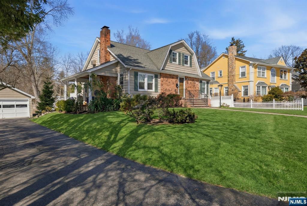 66 Legion Place Closter, NJ 07624 - Photo 3 of 49