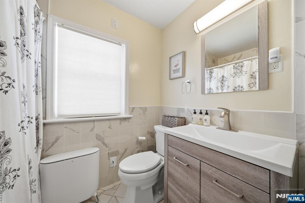 66 Legion Place Closter, NJ 07624 - Photo 9 of 49