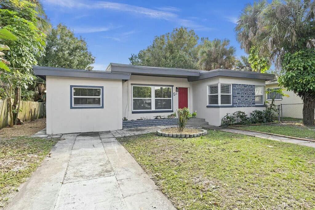 1016 Chipola Road Fort Pierce, FL 34950 - Photo 3 of 24 1016 Chipola Road