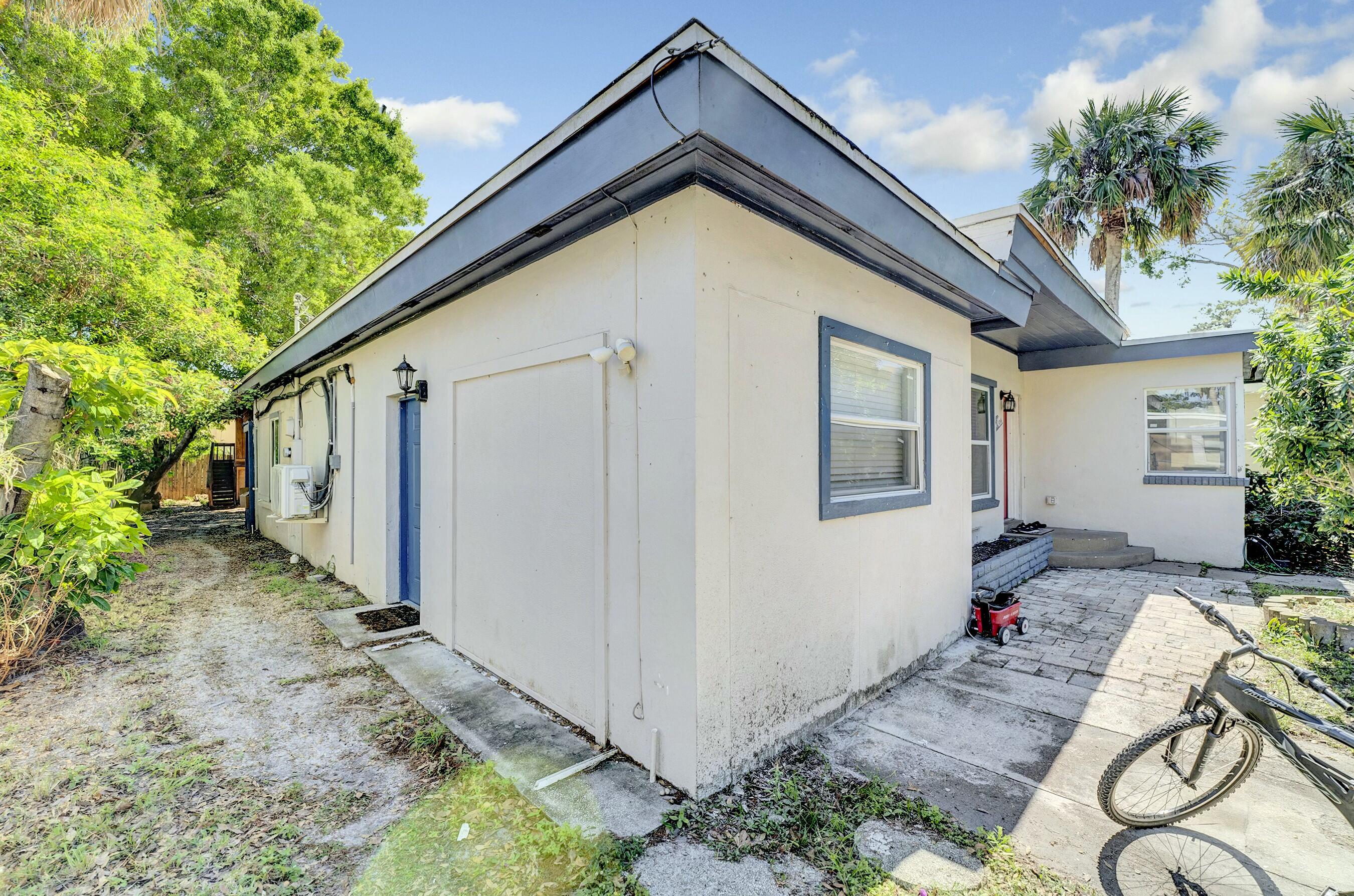 1016 Chipola Road Fort Pierce, FL 34950 - Photo 4 of 24 1016 Chipola Road