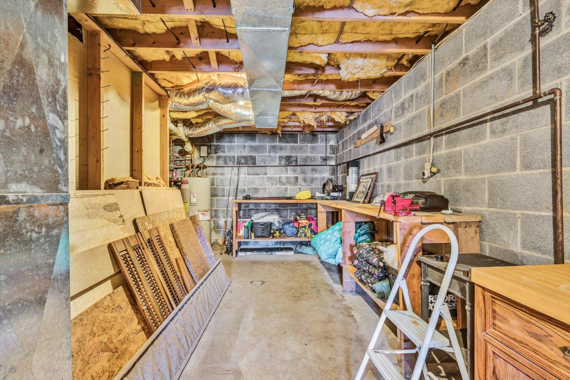 819 High Point Road Moneta, VA 24121 - Photo 45 of 56 35-111620220026