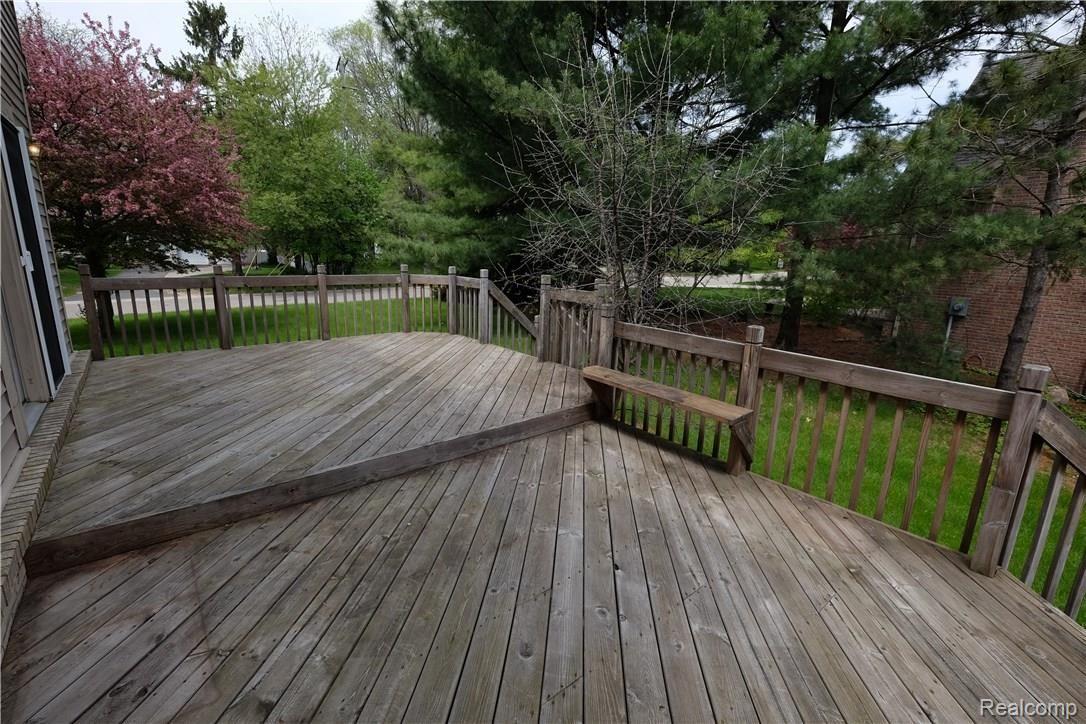 1535 Cardinal Ridge Court West Bloomfield, MI 48324 - Photo 36 of 36 DSCF3414.JPG