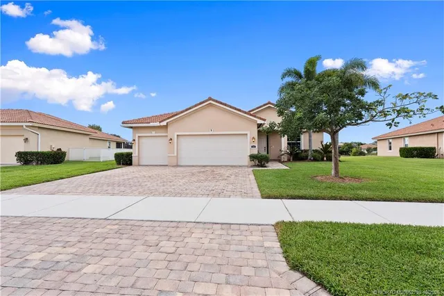 $725,000 | 1455 Southeast Conference Circle, Stuart, FL 34997