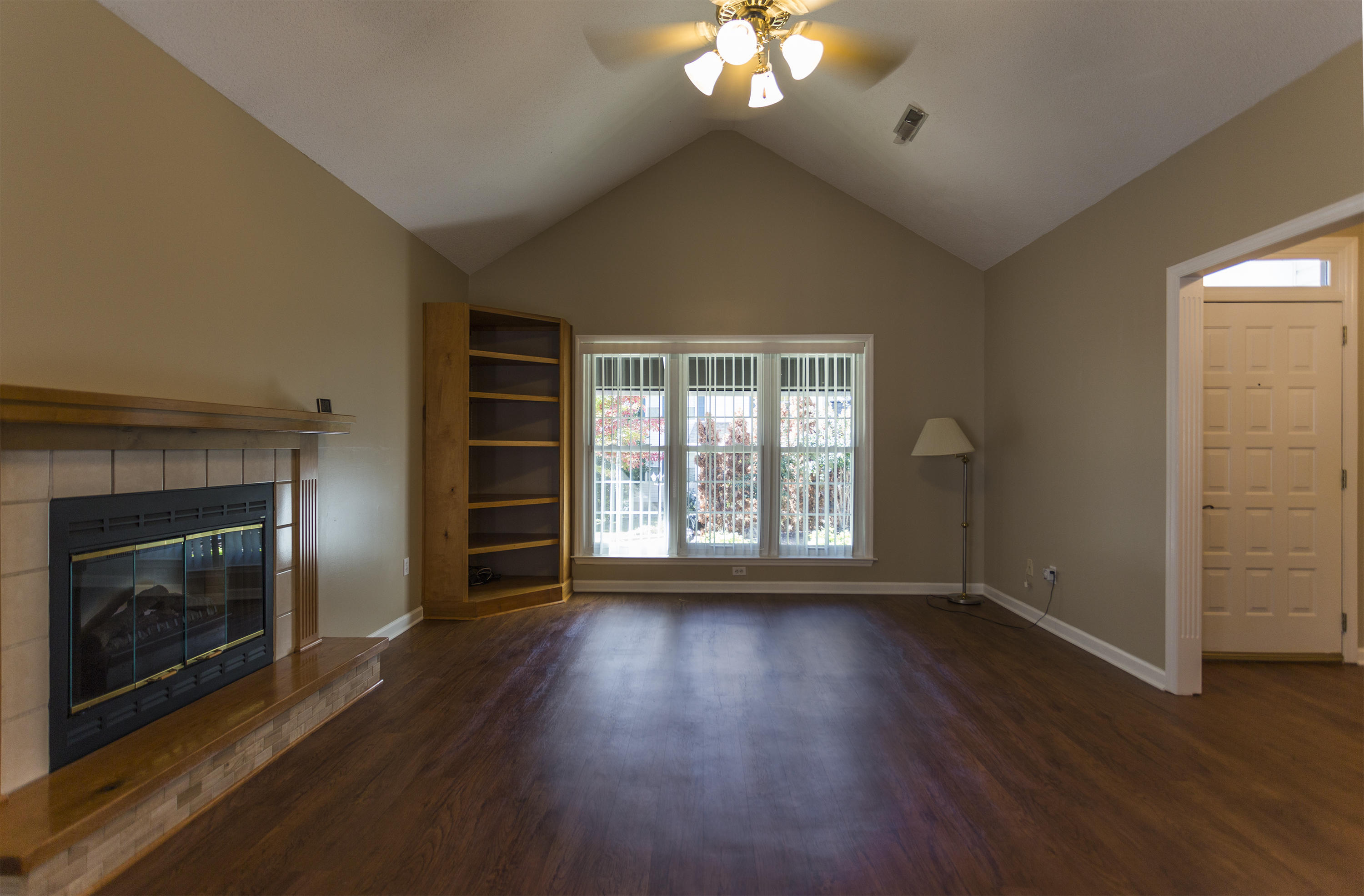 2317 Standifer Gap Road Chattanooga, TN 37421 - Photo 3 of 24 Livingroom 2