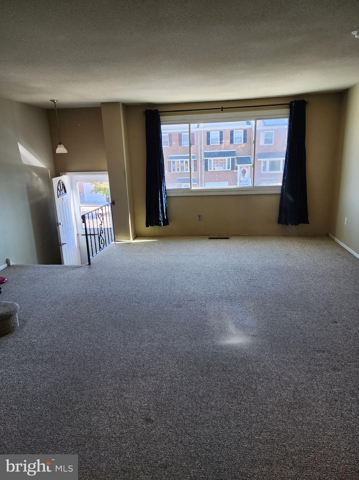 10704 Philcrest Road Philadelphia, PA 19154 - Photo 3 of 29 Gallery Image 3