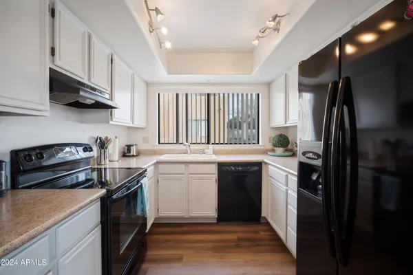 $2,800 | 37222 North Tom Darlington Drive, Unit 18, Carefree, AZ 85377