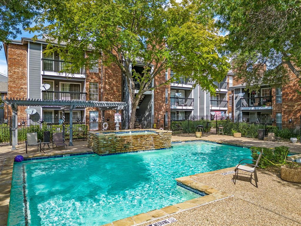 18333 Roehampton Drive, Unit 418 Dallas, TX 75252 - Photo 2 of 11 Gallery Image 2