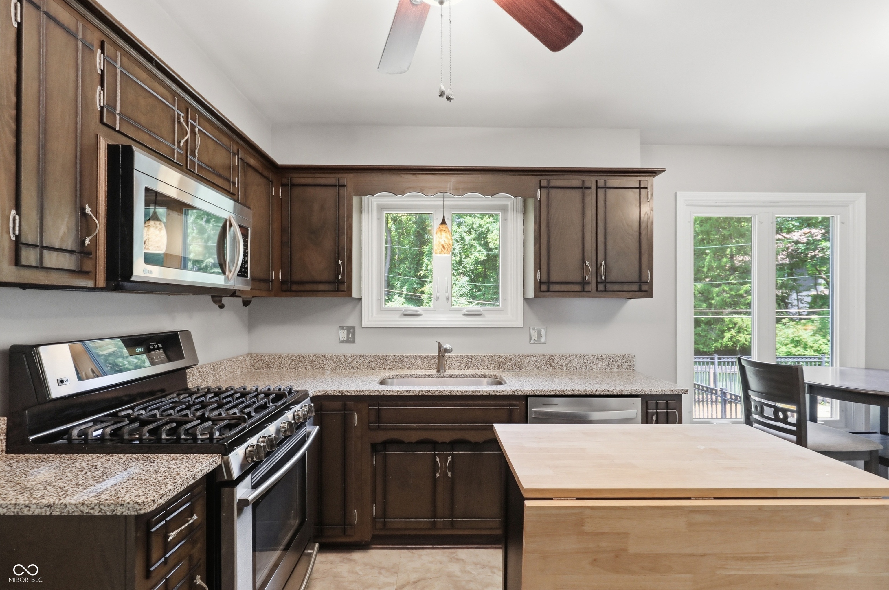 1040 Ridge Court Carmel, IN 46033 - Photo 11 of 65