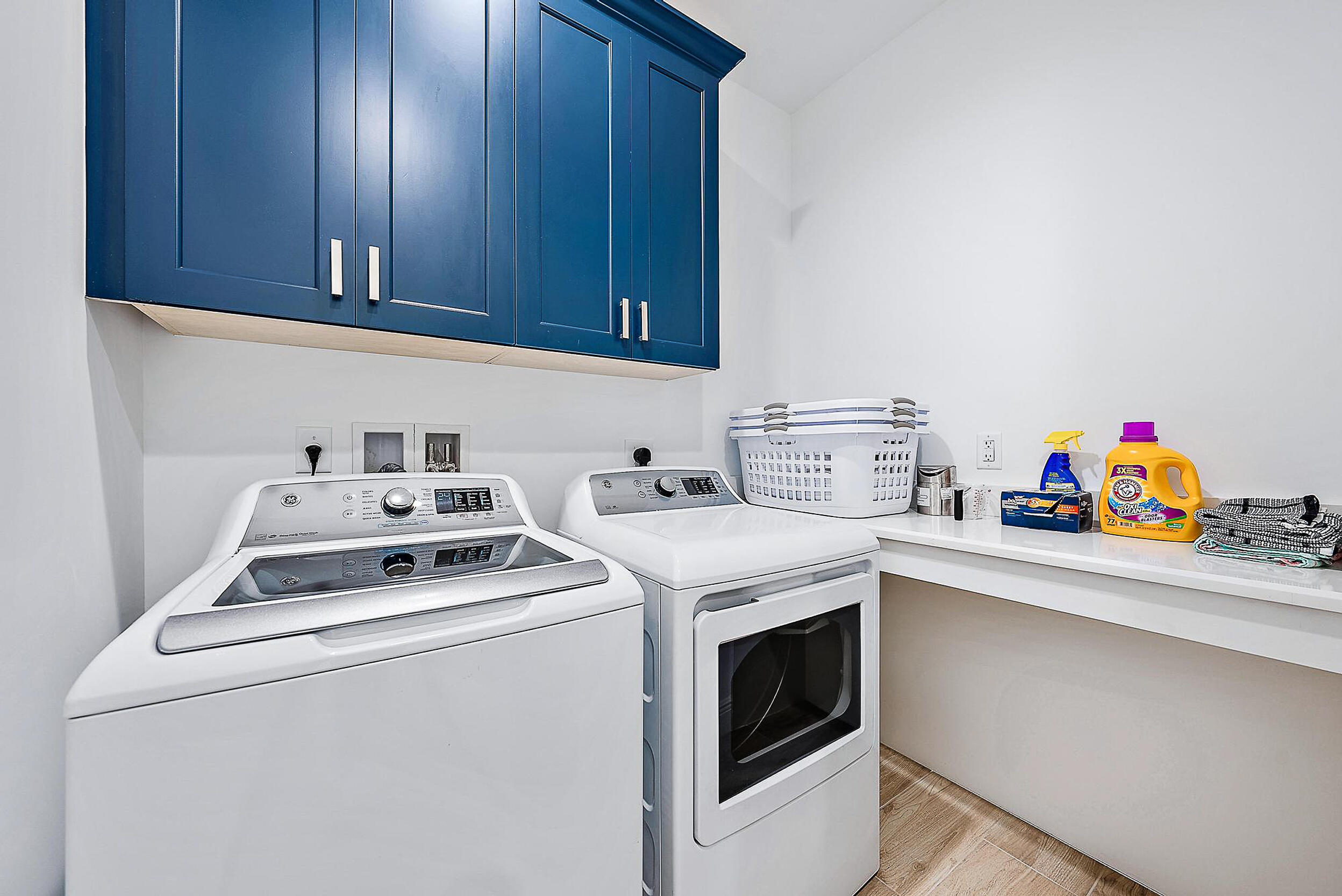 411 Inlet Waters Circle Jupiter, FL 33477 - Photo 23 of 33 Laundry Room