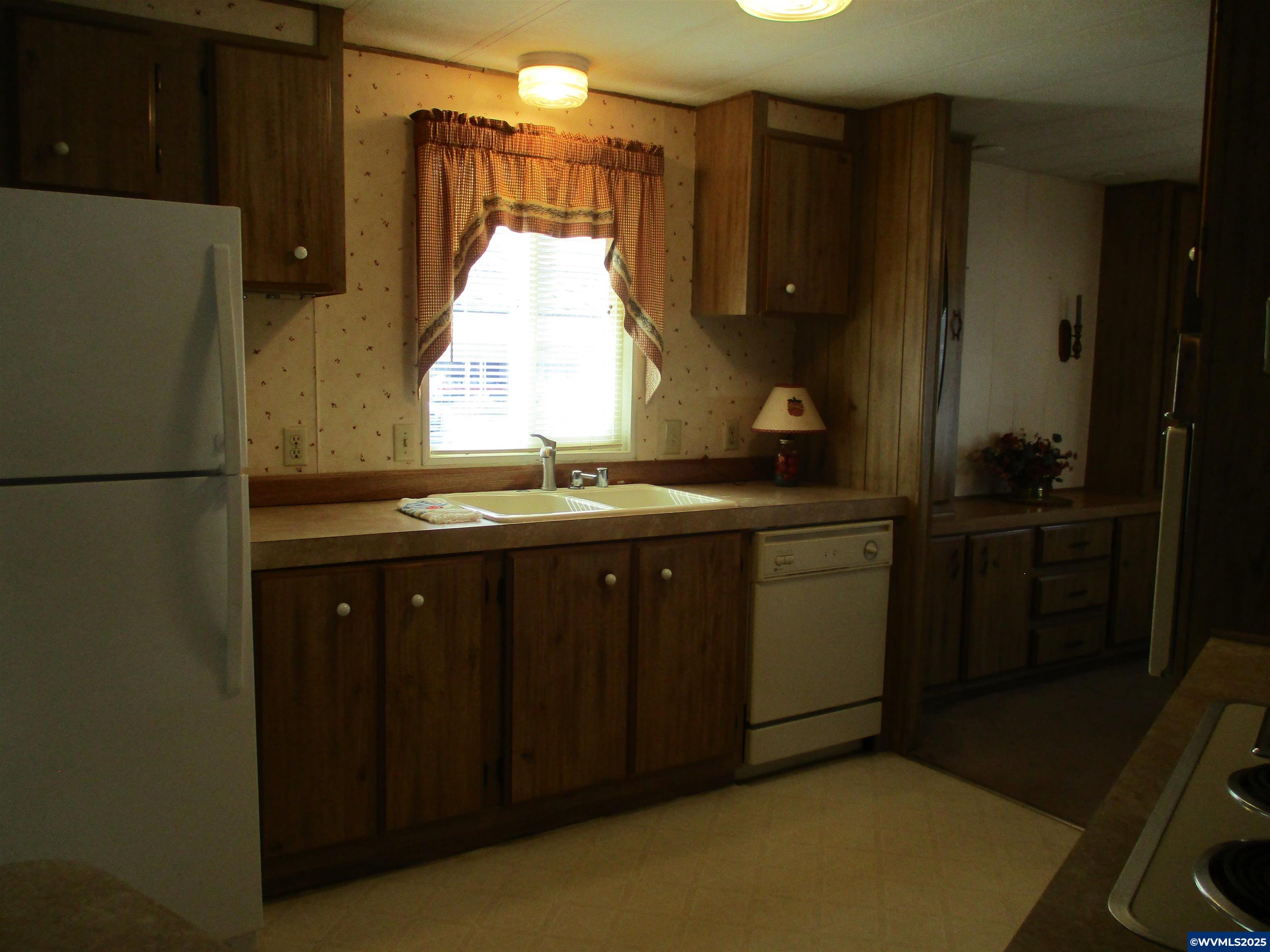 5422 Portland Road Northeast, Unit 114 Salem, OR 97305 - Photo 30 of 34 Gallery Image 30