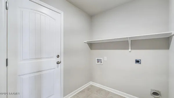 $228,500 | 163 Cottage Cove Drive, Maurice, LA 70555