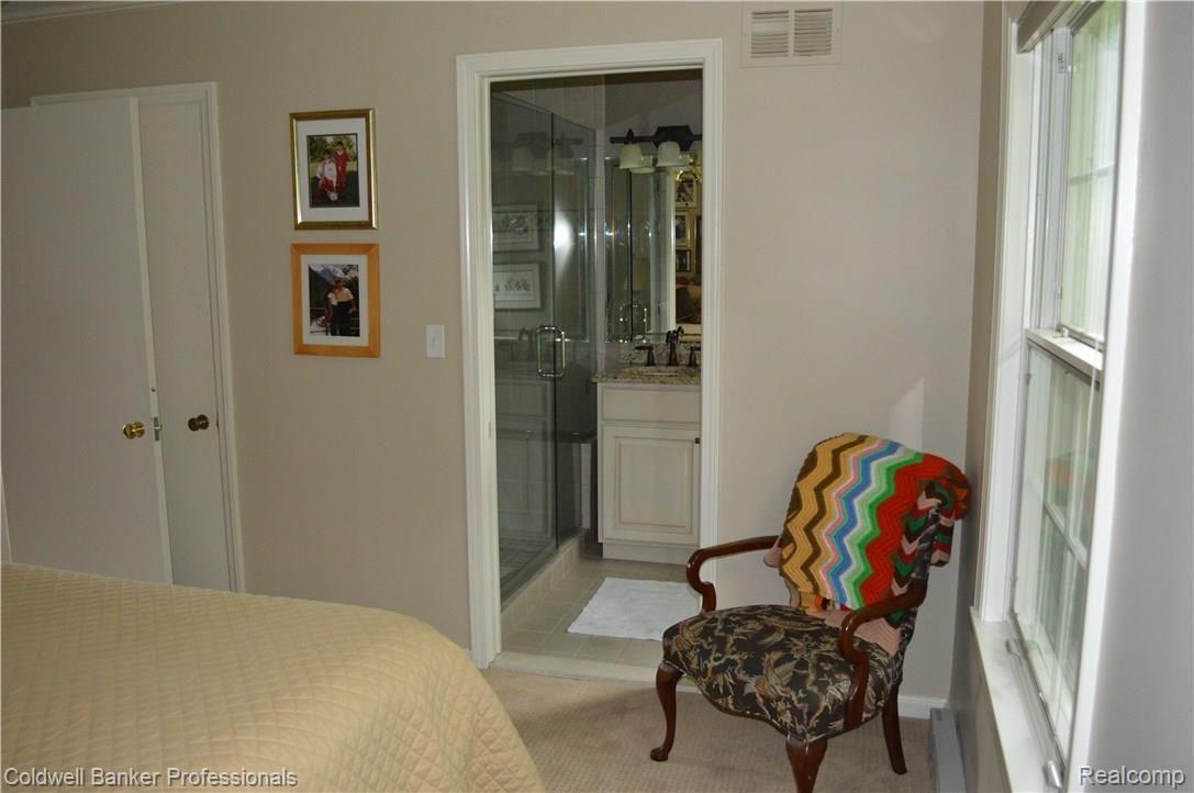 21 Beacon Hill Road Grosse Pointe, MI 48236 - Photo 47 of 93 DSC_0643.JPG