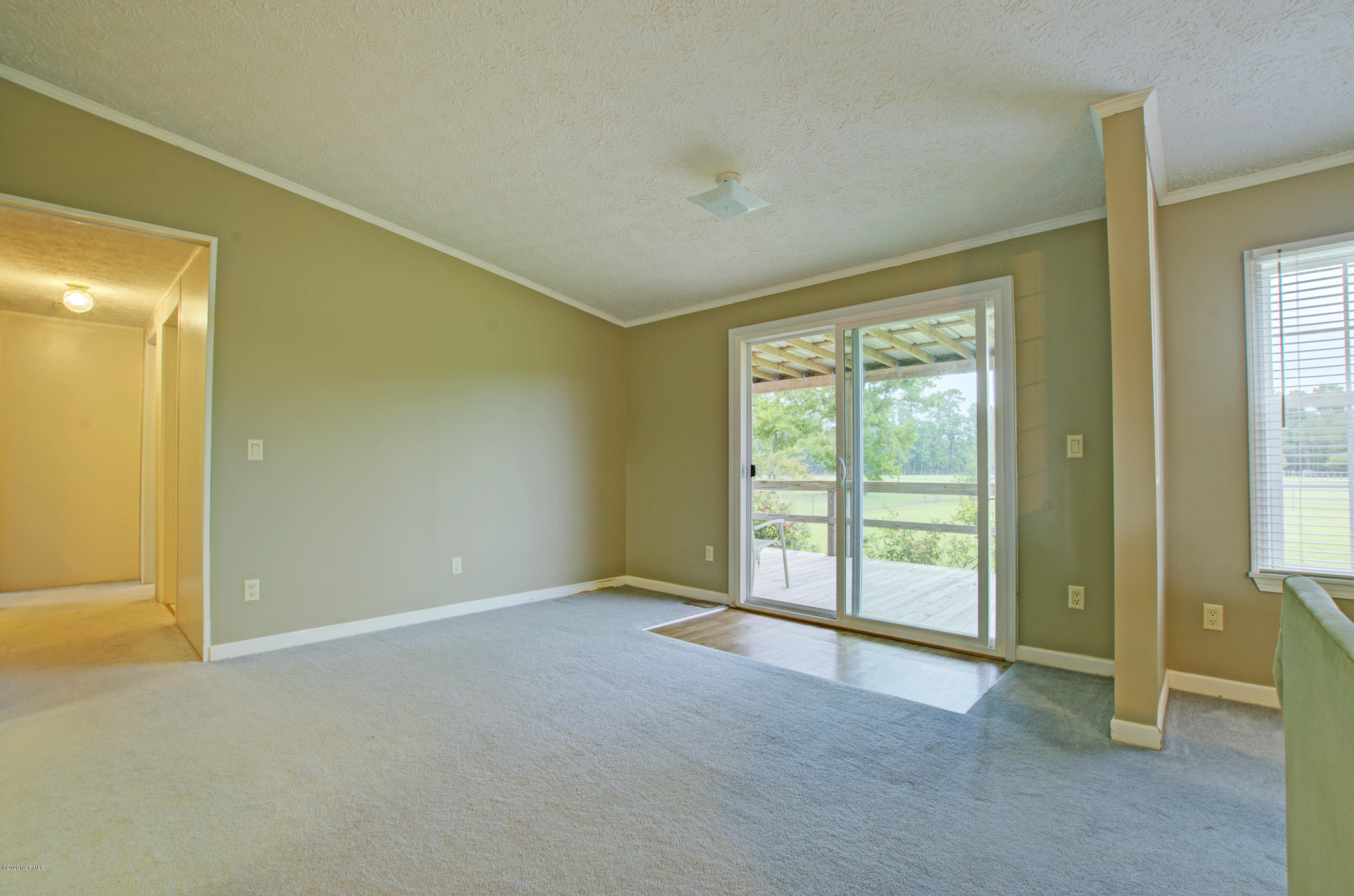 135 Lewis Farm Road New Bern, NC 28560 - Photo 11 of 40 LewisDSC_5396
