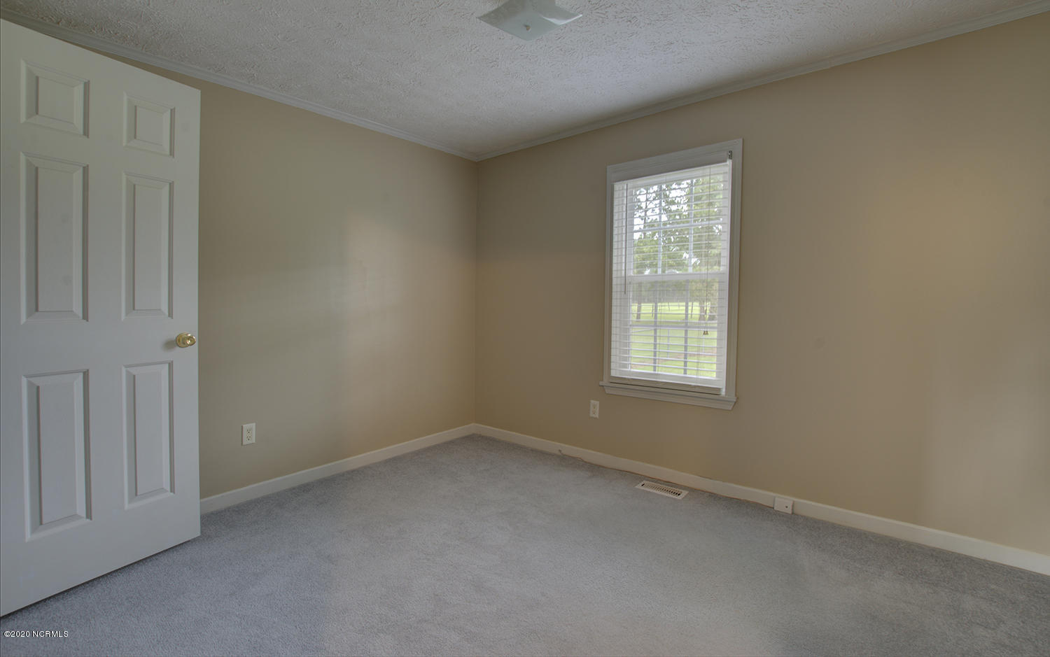 135 Lewis Farm Road New Bern, NC 28560 - Photo 12 of 40 LewisDSC_5414