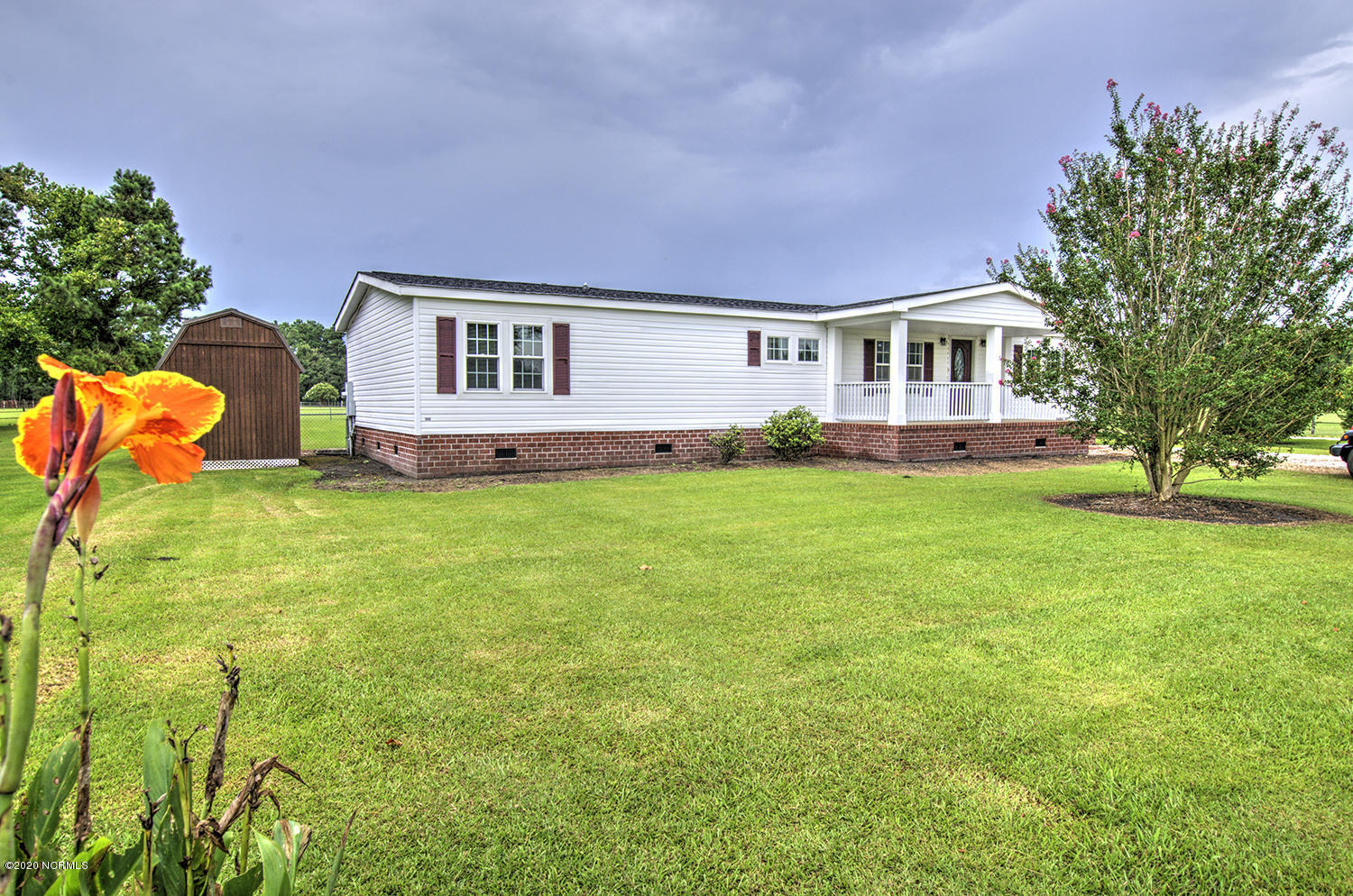 135 Lewis Farm Road New Bern, NC 28560 - Photo 2 of 40 LewisDSC_5456