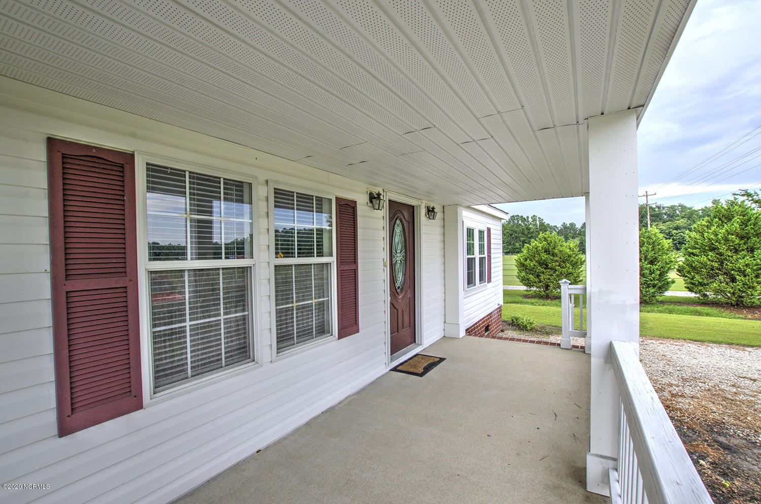 135 Lewis Farm Road New Bern, NC 28560 - Photo 3 of 40 LewisDSC_5455