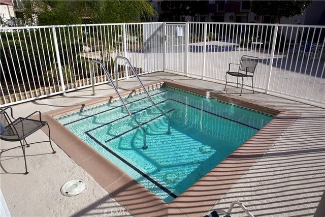 $295,000 | 5585 Pacific Coast Highway, Long Beach, CA 90804