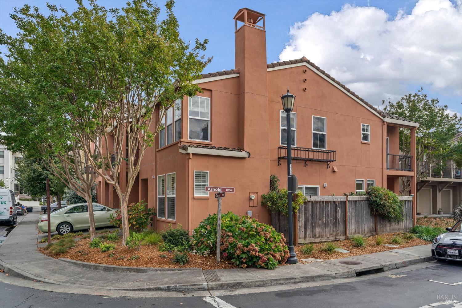 Welcome to 63 Gann Way, a stunning, end unit, 2-bedroom 3-bath townhome in a highly desirable Hamilton location close to dining, shopping, and beautiful bay trails!